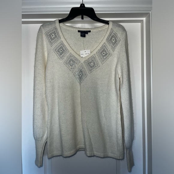 NWT Boston Proper Women’s Medium White Bedazzled V-Neck Angora Sweater! - Picture 9 of 10